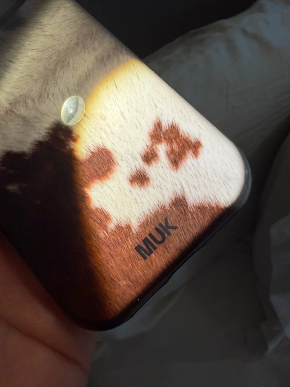 MUK BARCELONA Brown and White Cowhide Pattern Phone Case 17 Pro